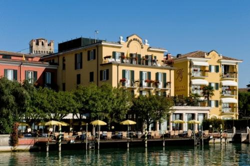 Hotels In City Center Of Sirmione Central Hotels At Orangesmile Com