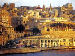 hotels in valletta with pool
