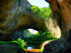 Пещера Деветашка, Болгария