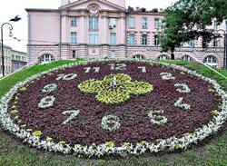 Цветочные часы в Александровском парке 