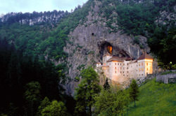 Предъямский замок, Словения