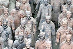 Терракотовая армия в мавзолее Цинь Шихуанди 