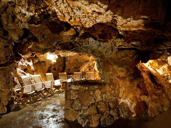 Баня в пещере Джусти, Италия