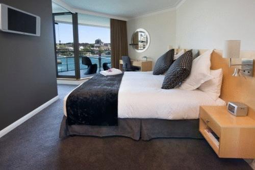 Отель Quay Grand Suites Sydney