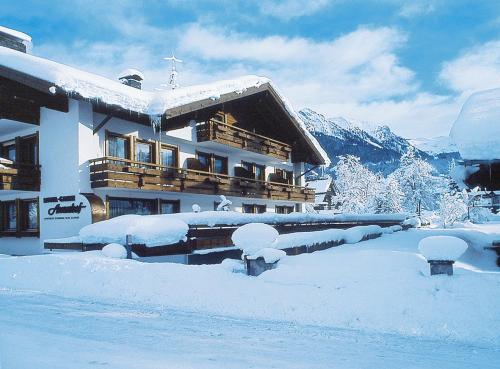 Отель Hotel Garni Auenhof