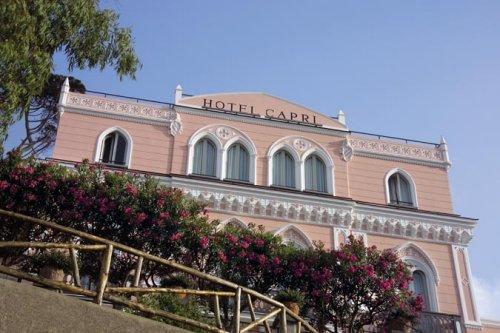 Отель Hotel Capri