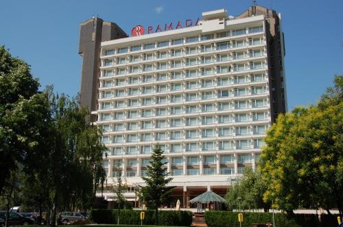 Отель Ramada Parc Hotel